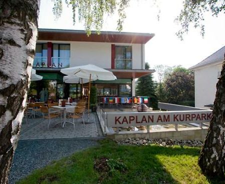 Готель Kaplan Am Kurpark Бад-Тацманнсдорф Екстер'єр фото